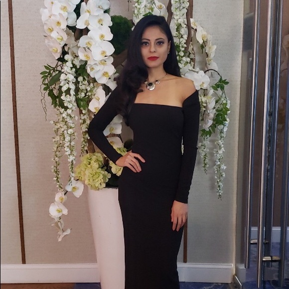 Meet your Posher, Nicole - Picture 3 of 5